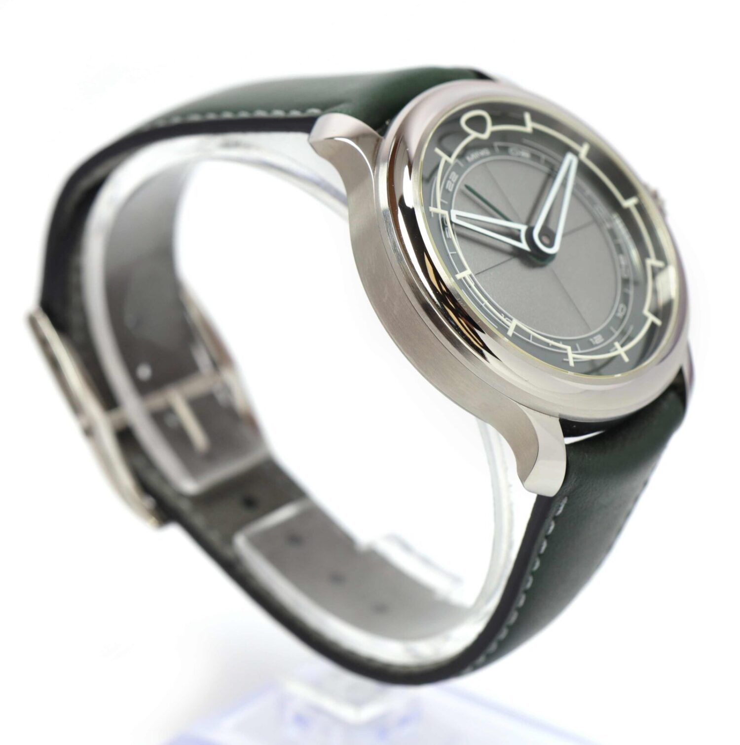 Ming 22.01 GMT GILT - Hands-On Watch Review & Features