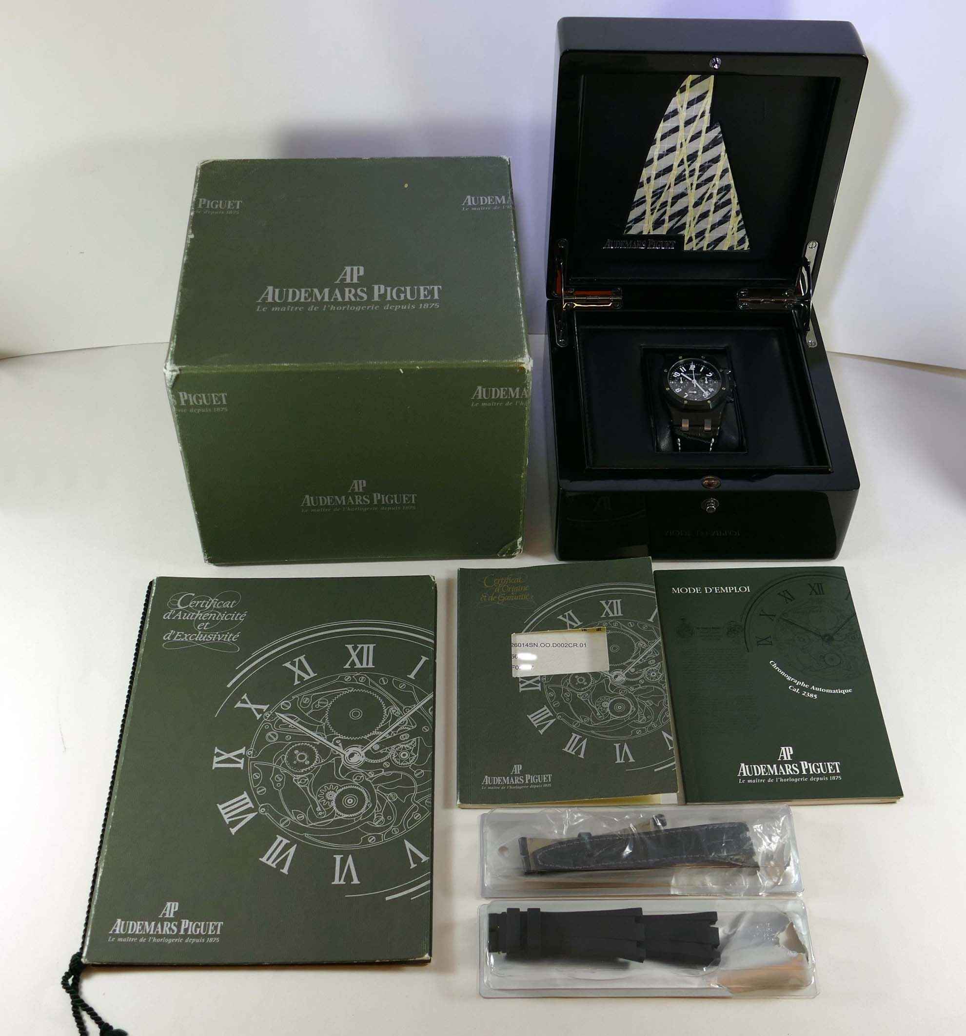 Audemars Piguet Royal Oak La Boutique 39mm Black 26014SN.OO