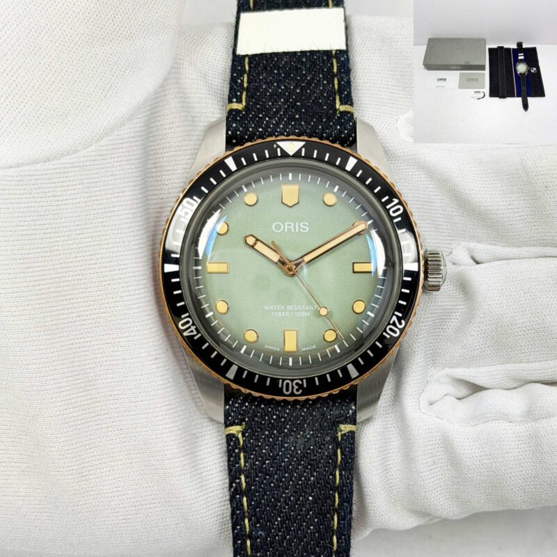 Oris X Momotaro Divers Sixty Five 01 733 7707 4337 Green Dial Steel Box Papers