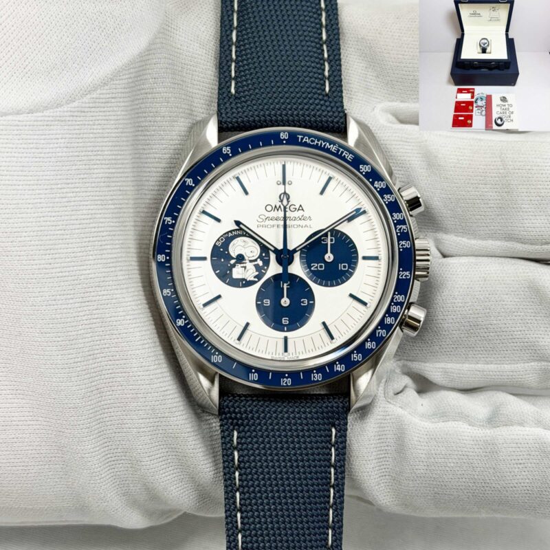 New Omega Speedmaster Silver Snoopy Award 310.32.42.50.02.001 42MM Box Papers
