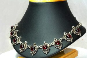 Vintage-Red-Garnet-Cabochon-Chain-Necklace-in-925-Silver-172084340735